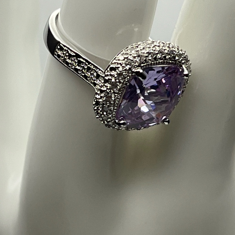Elegant Silver and Purple Jewelry Set - Picture 4 of 5